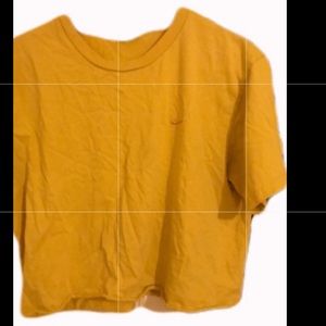 Gold NIKE cropped tee shirt